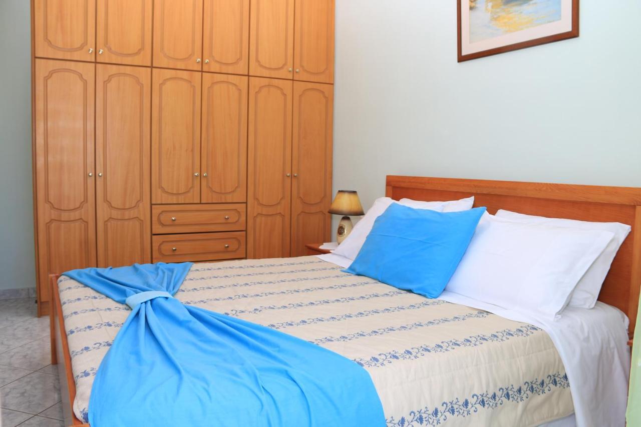 Isabela Apartments Sarandë Exterior foto